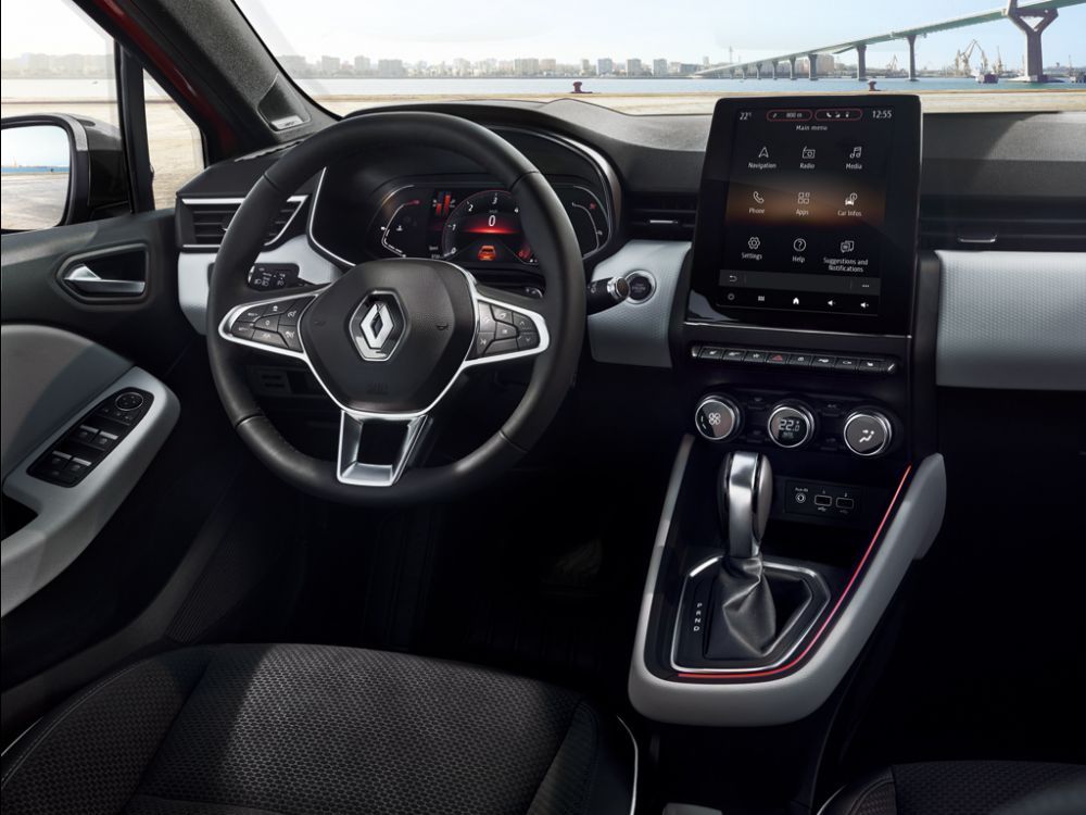 Intérieur de la Renault Clio à louer - Loca Voiture